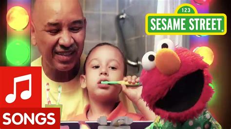 Elmo Brush Your Teeth