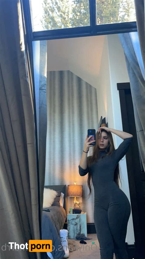 emarr b OnlyFans leaked content