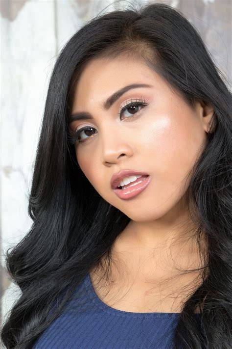 ember snow nude