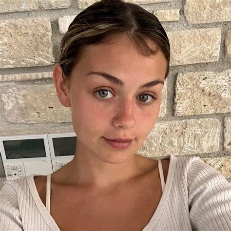 emilauri nude leaks