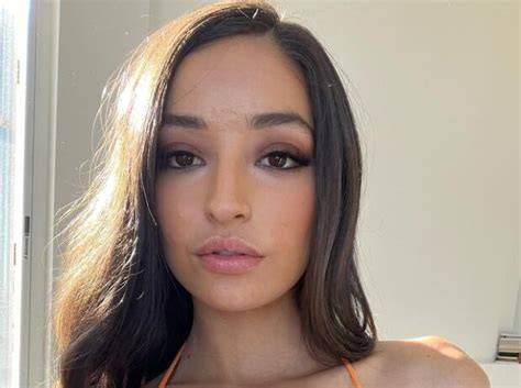 emillyyyx nude