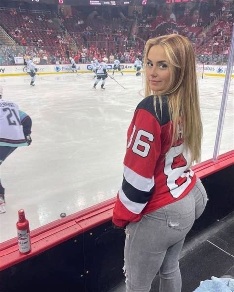 emilygotmilk creator profile