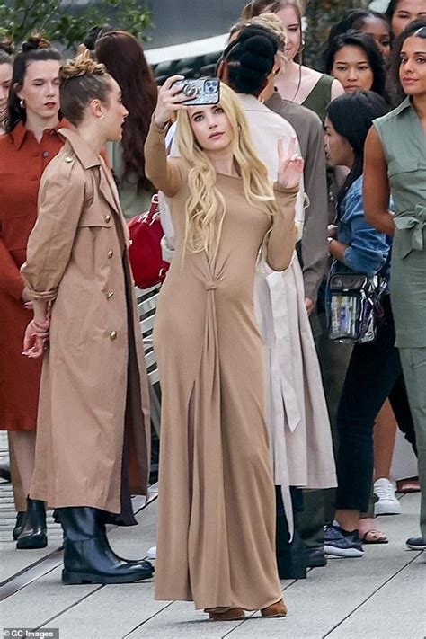 emma roberts nude