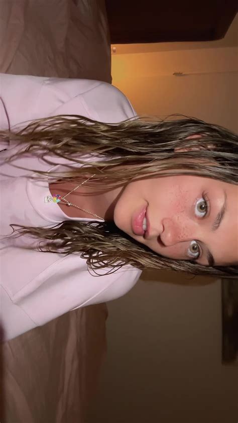 emmilaurixo creator profile