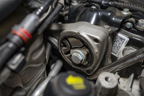 Engine Mount Symptoms