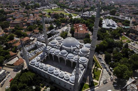 üç şerefeli Cami