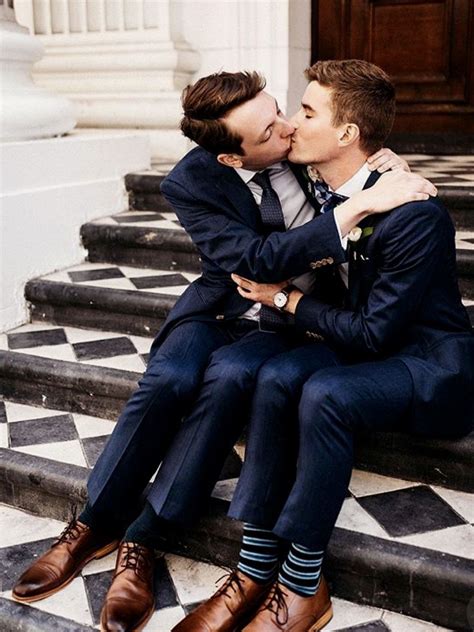 Erotic gay kissing