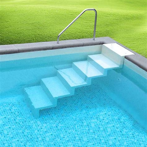 Escaleras de obra en piscinas: Guía completa para su instalación y mantenimiento