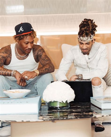 escomoecity biography