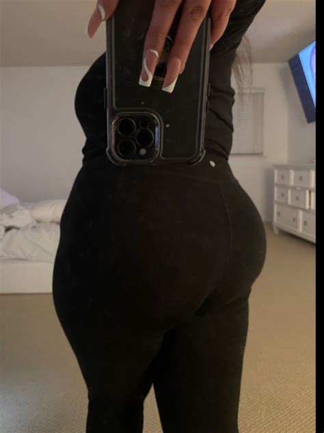 esme_duhhh OnlyFans leaked content