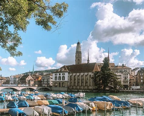 city photo by Dimitri Romaguera