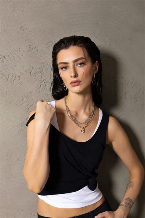 eva chains nude