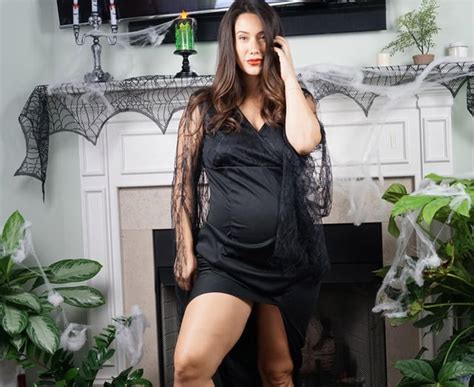 Eva lovia - pregnant