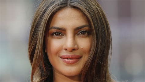 eva mendes looks like priyanka chopra biography