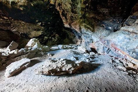 evidence of human habitation dating back several thousand years near lovelock cave