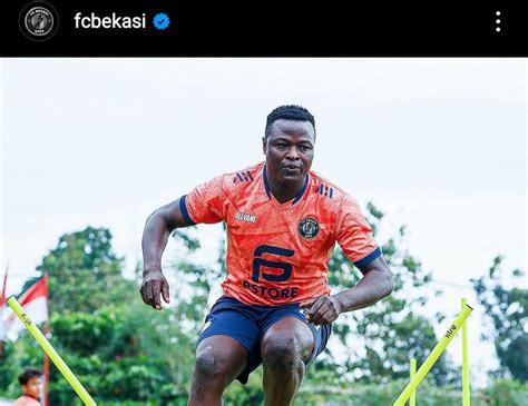 EZEQUIEL NDOUASSEL - Ezechiel Ndouassel Resmi Berlabuh di Bhayangkara FC