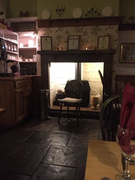 fab country pub - COACH & HORSES AT BUCKLAND BREWER