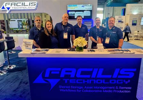 lifestyle photo by Miguel Hermiston