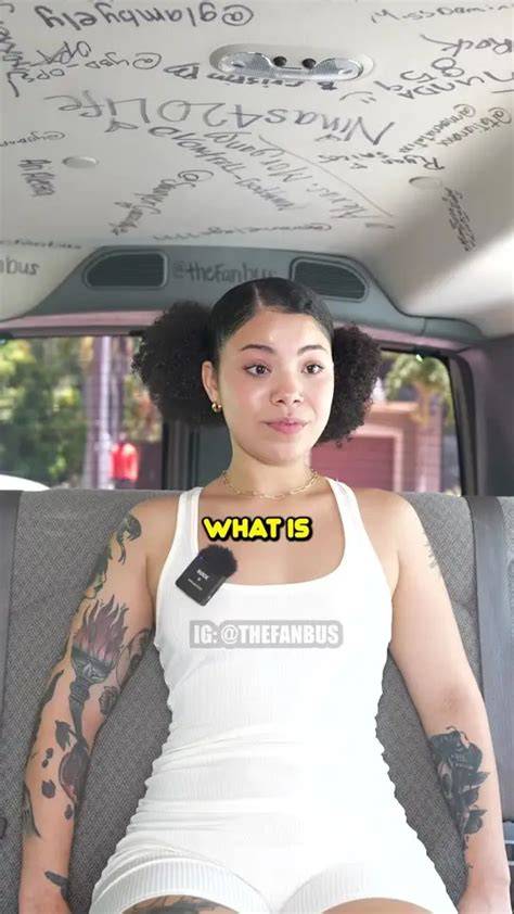 fanbus nude