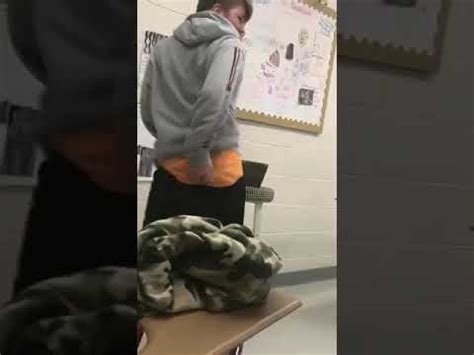 fat ass teen gets cheeks clapped / Twitter