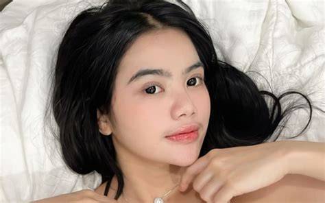 fbyana nude