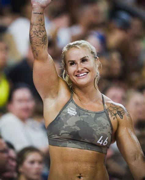 female crossfit nude