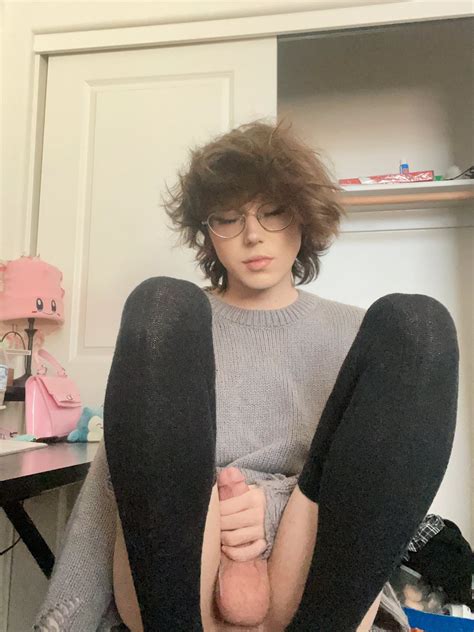 femboy dick pic