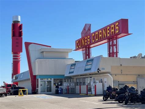 fetish-friendly gay dating clines corners