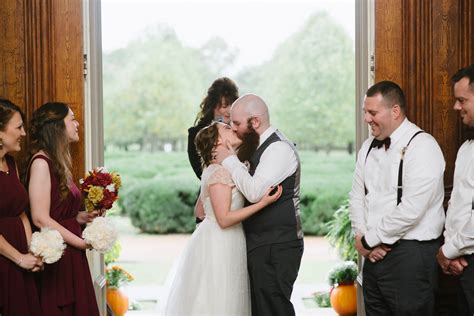 first kiss wedding photographer