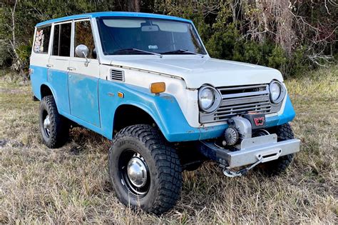 There are 6 1990 Toyota Land Cruiser FJ62 for sale right now -