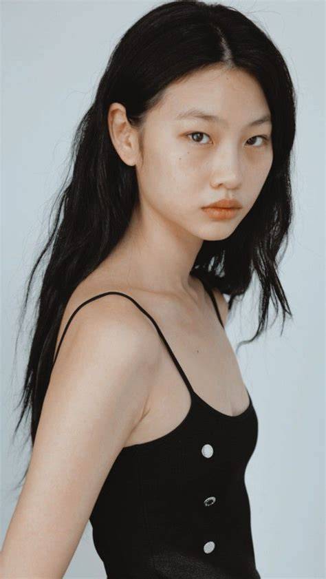 flat chest nude