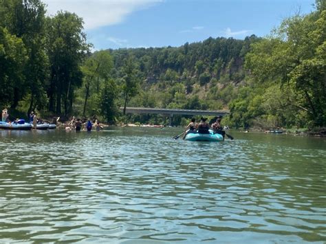 floating illinois river