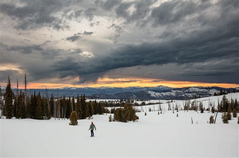 flying with snowshoes - Yellowstone National Park Forum