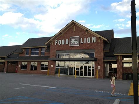 Food Lion is one of many retailers that offers senior discounts. In
