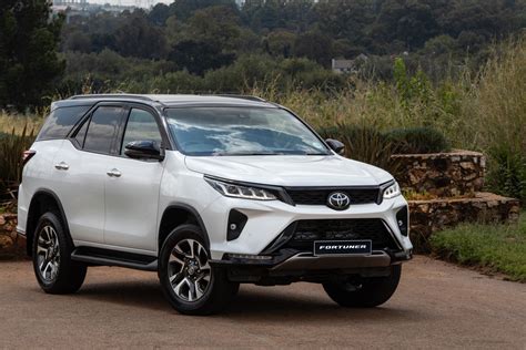 fortuner 2023 | Toyota Fortuner 2023 Gi ln bnh thng