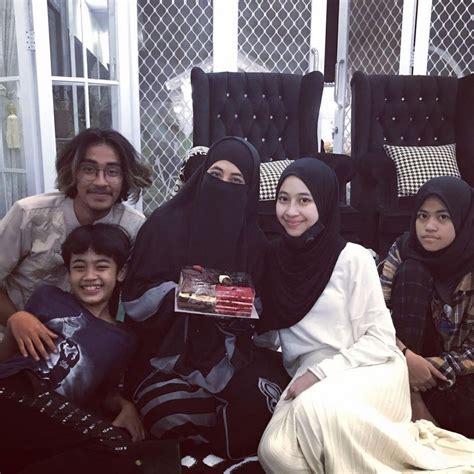 foto adiba dan keluarga