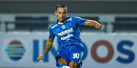 FOTO PEMAIN PERSIB - FOTO: Momen Manis Pemain Persib Bandung Rayakan Gelar Juara