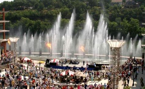fountains in branson
