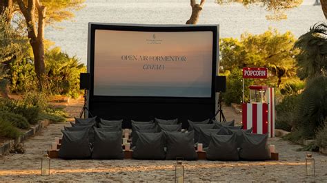 Four Seasons Cinema