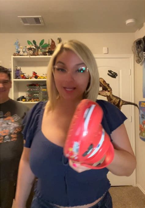 foureyedblondie onlyfans