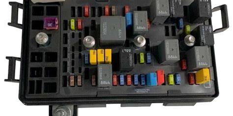 fuse box for mack truck