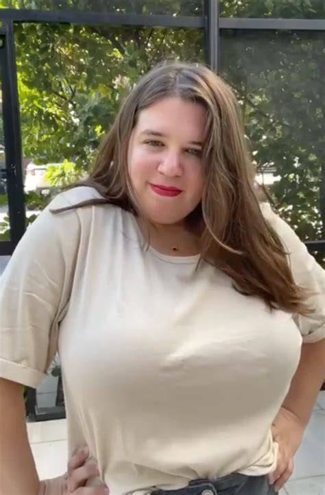 g cup nude