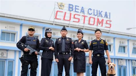 gaji bea cukai | Senang dengan kenaikan gaji khawatir dengan kenaikan