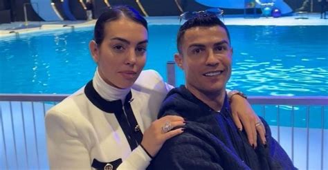 GAJI RONALDO SEBULAN：Dapat Tawaran Gaji Fantastis Lebihi Ronaldo, Mohamed Salah