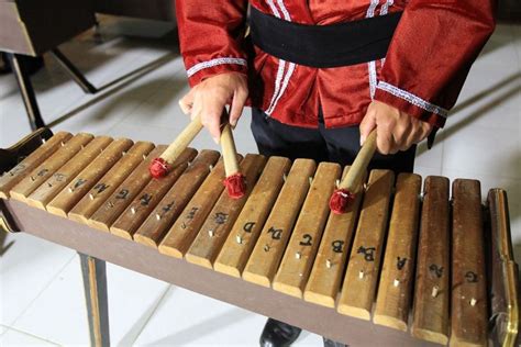 gambar alat musik sulawesi utara