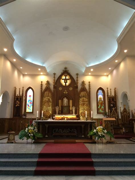 gambar altar gereja katolik