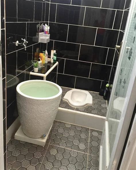gambar kamar mandi minimalis kloset duduk