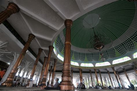 gambar masjid seribu tiang