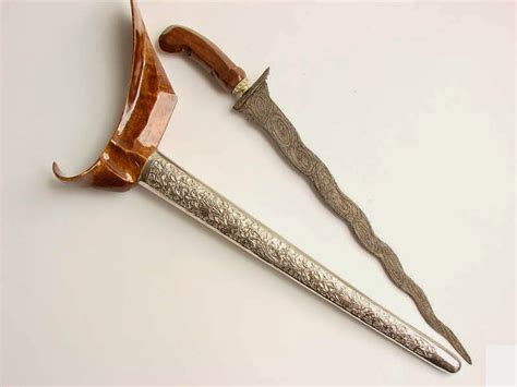 gambar senjata tradisional keris