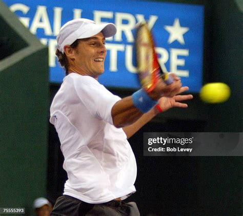 gaston gaudio vs roger federer biography